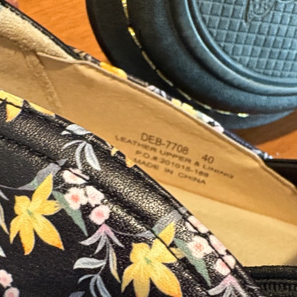 Alegrio flowered Slip-On Shoes - Picture 5 of 6